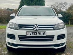 White Used 2013 VW Touareg R-line SUV | £11,350 (Fair price)