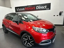 Red/black Used 2016 Renault Captur Dynamique SUV | £5,970 (Fair price)