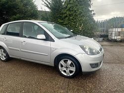 Silver Used 2007 Ford Fiesta Zetec Hatchback | £1,495 (Good price)