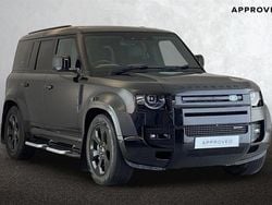 Santorini black Used 2023 Land Rover Defender HSE Dynamic Estate | £60,350 (Good price)