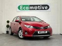Used 2013 Toyota Auris Hybrid | £7,631 (Fair price)
