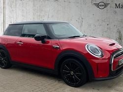 Chili red Used 2022 Mini Cooper S Level 2 Hatchback | £16,192 (Fair price)