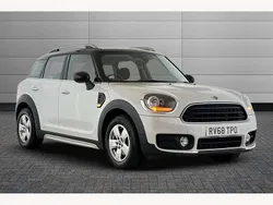White Used 2018 Mini Cooper Countryman SUV | £11,999 (Fair price)