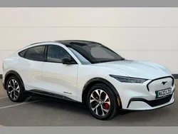 White Used 2022 Ford Mustang Mach-E Extended Range SUV | £22,211 (Fair price)