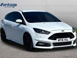 White Used 2016 Ford Focus ST Hatchback | £11,690 (Fair price)