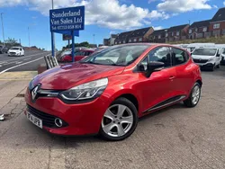 Red Used 2014 Renault Clio IV Dynamique Hatchback | £5,395 (Fair price)