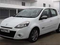 White Used 2012 Renault Clio IV Dynamique Hatchback | £3,995 (Fair price)