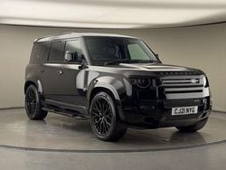 Used 2024 Land Rover Defender HSE Dynamic Estate | £55,500 (Super price)
