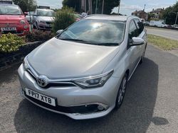 Silver Used 2017 Toyota Auris Estate | £9,995 (Fair price)