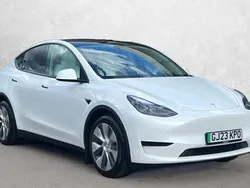 White Used 2023 Tesla Model Y SUV | £26,300 (Good price)