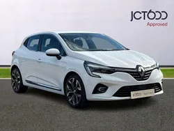 White Used 2022 Renault Clio V SE Hatchback | £13,000 (Fair price)