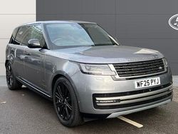 Grey Used 2025 Land Rover Range Rover HSE SUV | £108,203 (Expensive)