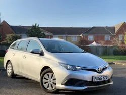 Silver Used 2015 Toyota Auris Active Estate | £3,990 (Super price)