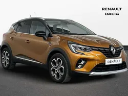 Orange Used 2022 Renault Captur SE SUV | £16,800 (Fair price)