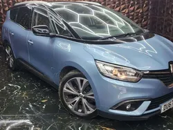 Blue and black Used 2016 Renault Grand Scénic IV Dynamique MPV | £12,399 (Fair price)