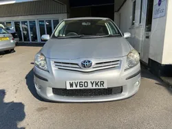 Silver Used 2010 Toyota Auris SR Hatchback | £3,250 (Fair price)