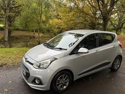 Silver Used 2014 Hyundai i10 Premium Hatchback | £8,750 (Fair price)