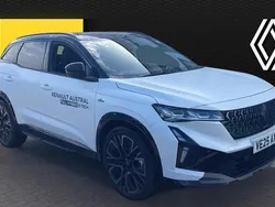 White Used 2025 Renault Austral Techno Esprit Alpine SUV | £29,995 (Expensive)