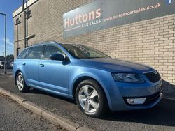 Blue Used 2016 Skoda Octavia SE Estate | £7,995 (Super price)