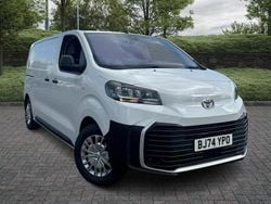 White Used 2024 Toyota Proace Van | £29,995