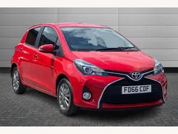 Chili red Used 2016 Toyota Yaris Hatchback | £9,650 (Fair price)