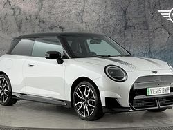 White Used 2025 Mini Cooper SE Hatch Hatchback | £32,250