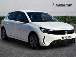 Arctic white Used 2023 Vauxhall Corsa Design Edition Hatchback | £15,210 (Fair price)