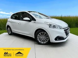 White Used 2018 Peugeot 208 Signature Sky Hatchback | £6,495 (Good price)