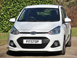 White Used 2015 Hyundai i10 Premium Hatchback | £6,300 (Fair price)