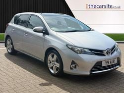 Silver Used 2013 Toyota Auris Multidrive S Hatchback | £9,495 (Fair price)