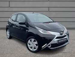 Black Used 2016 Toyota Aygo X-play Hatchback | £6,980 (Fair price)