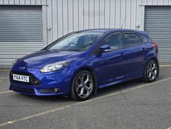 Blue Used 2014 Ford Focus ST Hatchback | £9,000 (Fair price)