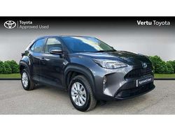 Grey Used 2023 Toyota Yaris Hybrid SUV | £18,973 (Good price)