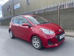 Red Used 2017 Hyundai i10 SE Hatchback | £4,850 (Super price)