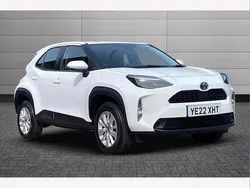 Pure white Used 2022 Toyota Yaris Cross SUV | £19,350 (Good price)