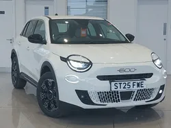 Pastel white New 2025 Fiat 600 Hatchback | £21,498 (Fair price)
