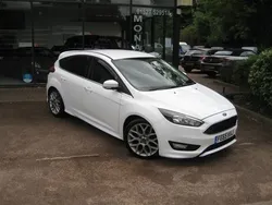White Used 2015 Ford Focus Zetec Hatchback | £5,990 (Fair price)