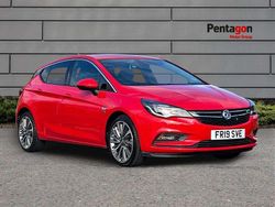 Brilliant paint lava red Used 2019 Vauxhall Astra Hatchback | £10,745 (Fair price)