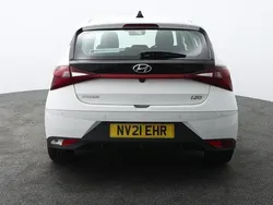 White Used 2021 Hyundai i20 SE Hatchback | £13,999 (Fair price)