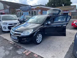 Black Used 2009 Vauxhall Astra Design Edition Hatchback | £3,799 (Fair price)