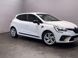 White Used 2023 Renault Clio V Engineered Hatchback | £16,799 (Fair price)