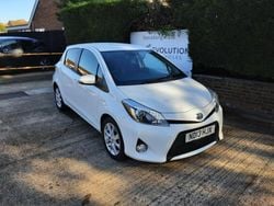 White Used 2013 Toyota Yaris Hybrid Hatchback | £8,995 (Fair price)
