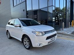 White Used 2015 Mitsubishi Outlander P-HEV Estate | £5,995 (Super price)
