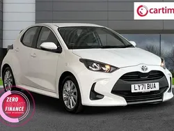 White Used 2022 Toyota Yaris Hybrid Hatchback | £13,555 (Good price)
