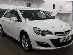 White Used 2015 Vauxhall Astra SRi Hatchback | £2,400 (Super price)