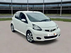 White Used 2011 Toyota Aygo Hatchback | £2,495 (Fair price)