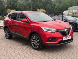 Red Used 2020 Renault Kadjar Iconic SUV | £10,649 (Fair price)