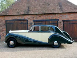 Cream/green Used 1952 Bentley Mark VI Mulliner Sedan | £44,998
