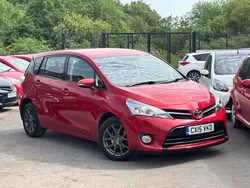 Red Used 2015 Toyota Verso Trend MPV | £9,995 (Fair price)