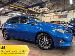 Blue Used 2014 Toyota Auris Plus Hatchback | £6,789 (Fair price)